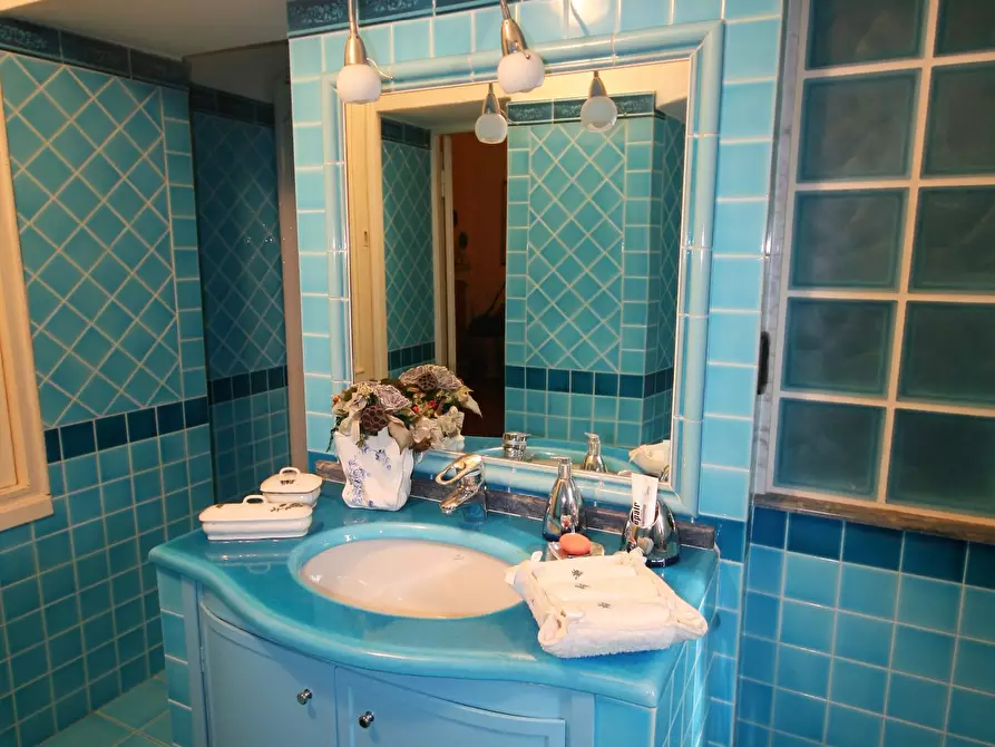 Immagine 53 di Casa colonica in vendita  a Carrara