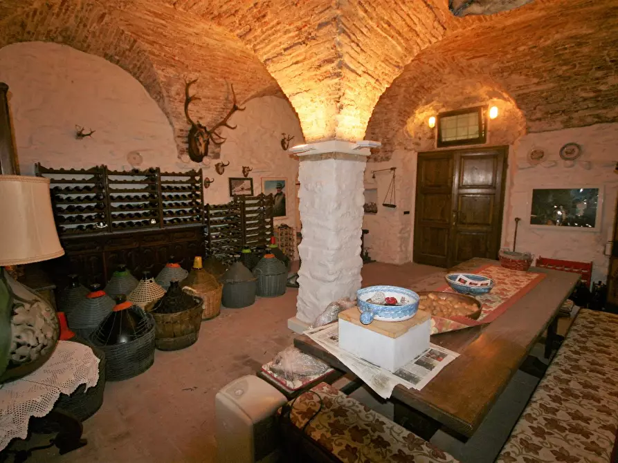 Immagine 40 di Casa colonica in vendita  a Carrara
