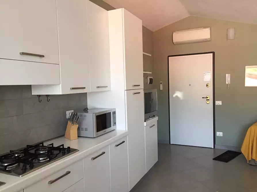 Immagine 3 di Mansarda in vendita  a Massa