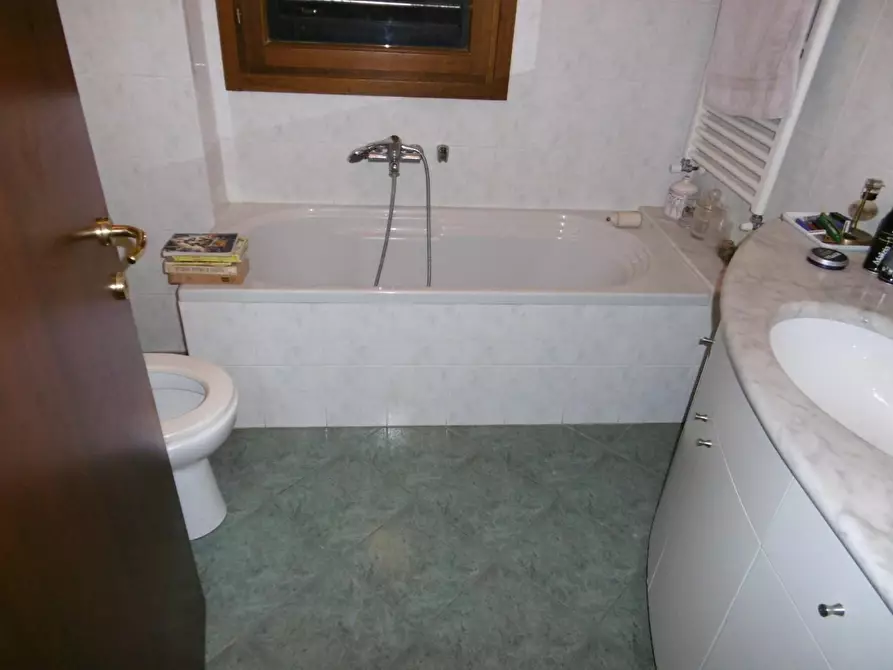 Immagine 11 di Mansarda in vendita  a Empoli