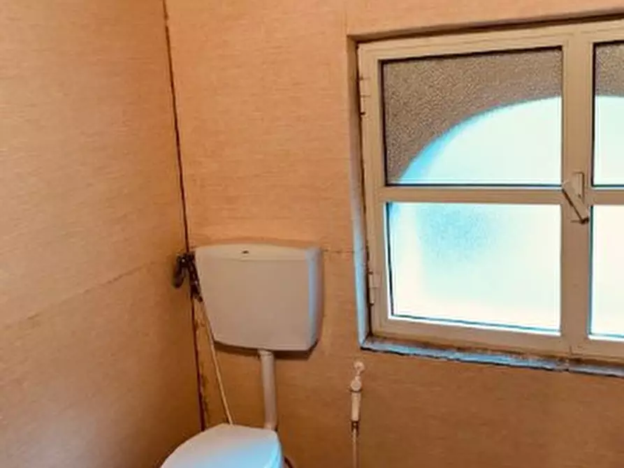 Immagine 43 di Casa colonica in vendita  a Calci