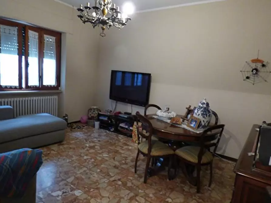 Immagine 19 di Villa in vendita  a Lucca