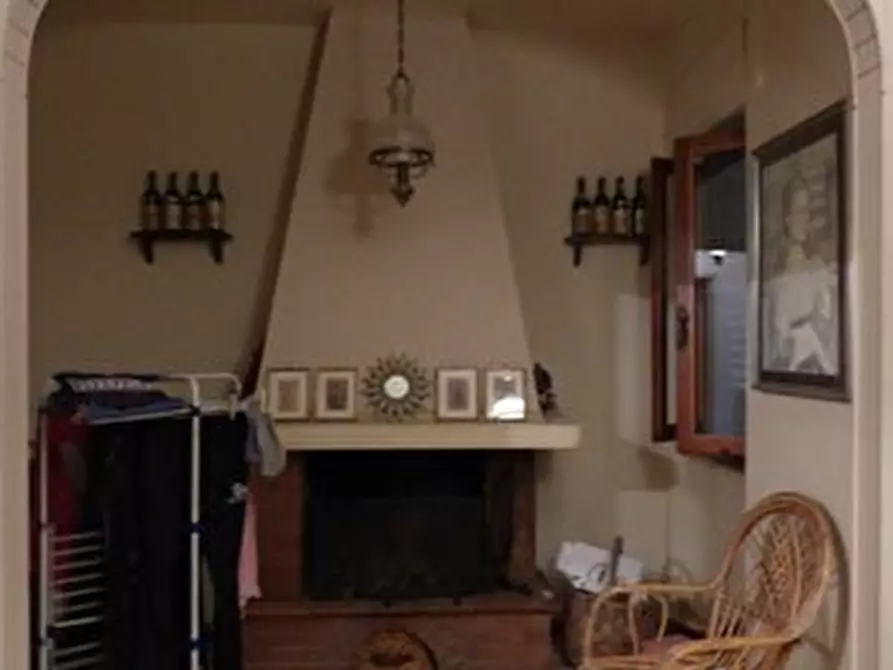 Immagine 21 di Villa in vendita  a Lucca