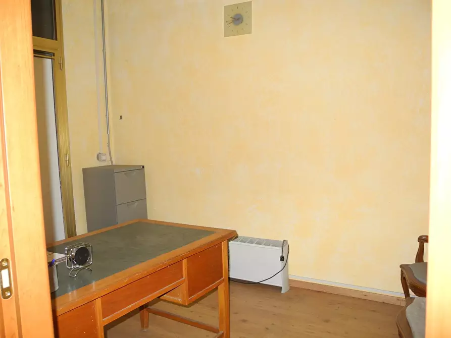 Immagine 8 di Locale commerciale in affitto  a Vinci