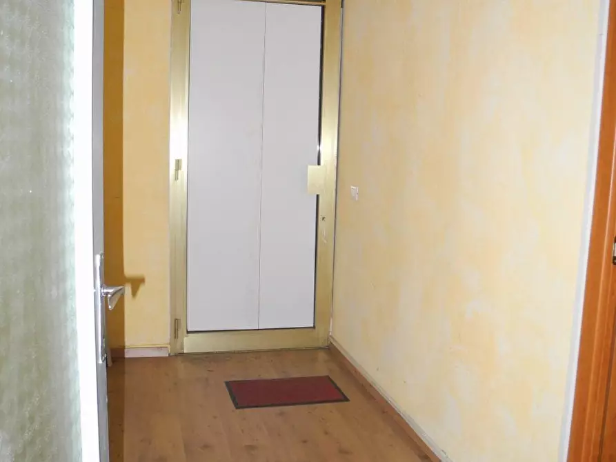 Immagine 7 di Locale commerciale in affitto  a Vinci