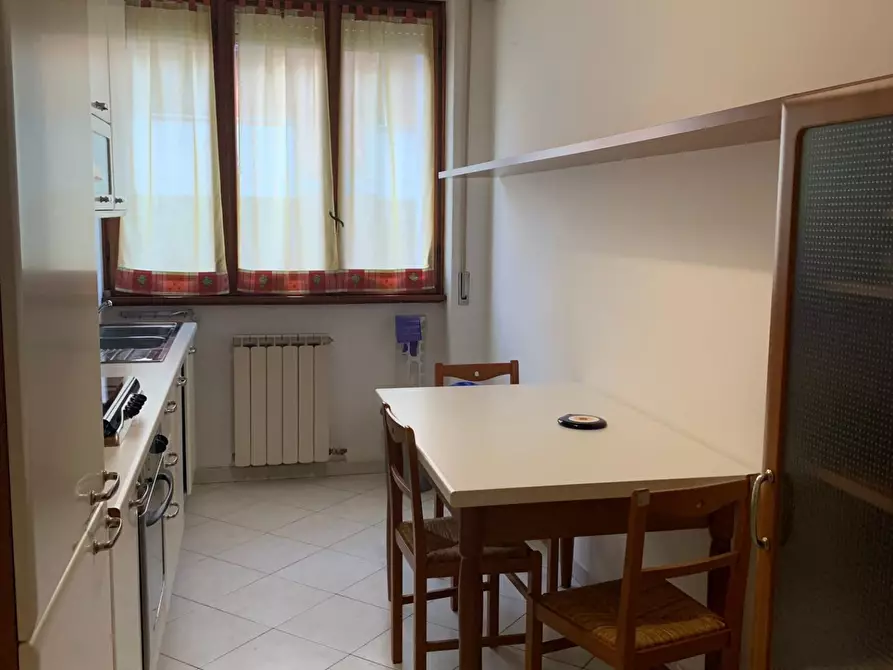 Immagine 3 di Appartamento in vendita  a Carrara