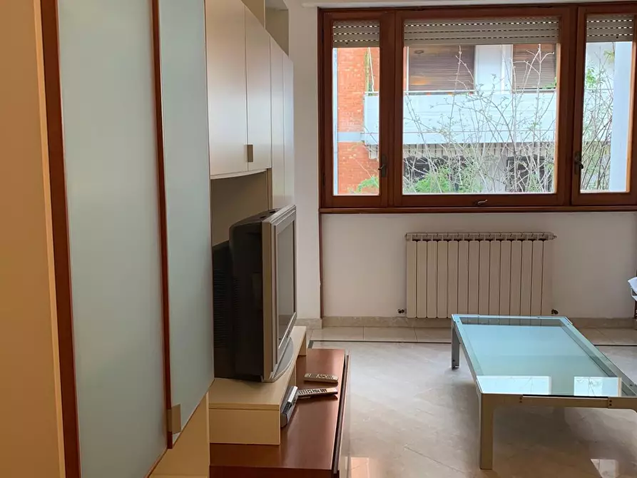 Immagine 1 di Appartamento in vendita  a Carrara