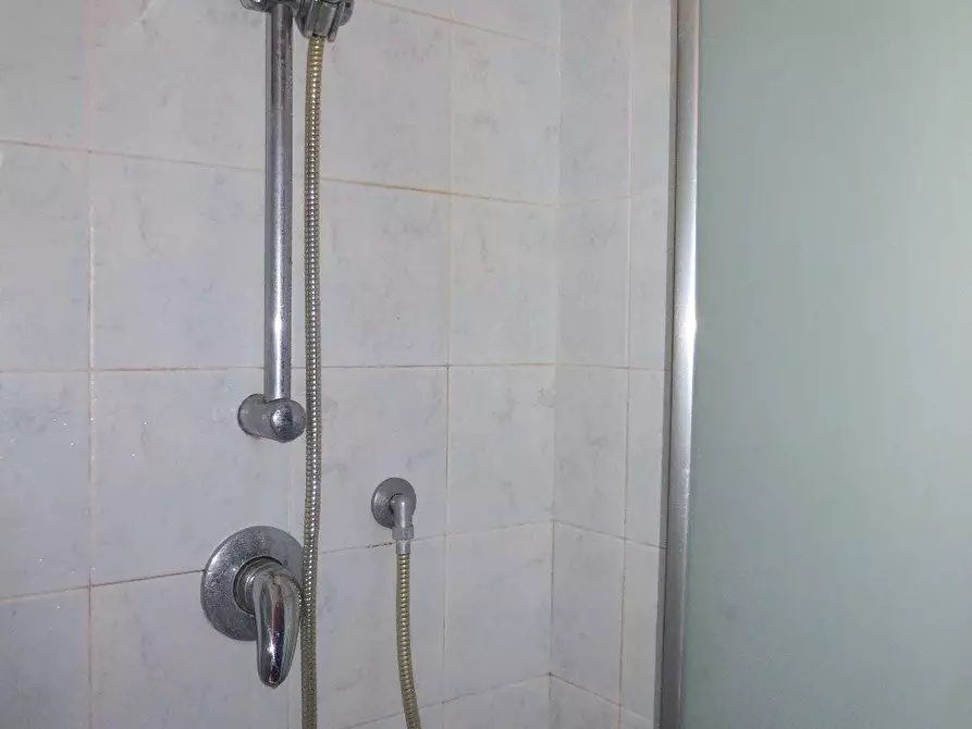 Immagine 17 di Appartamento in vendita  a Carrara