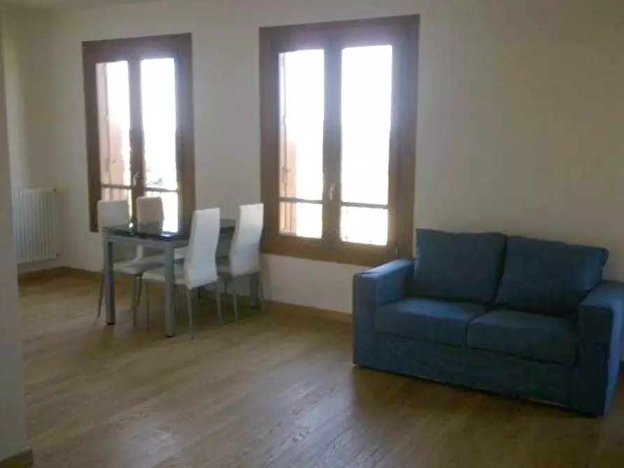 Immagine 3 di Appartamento in vendita  a Siena