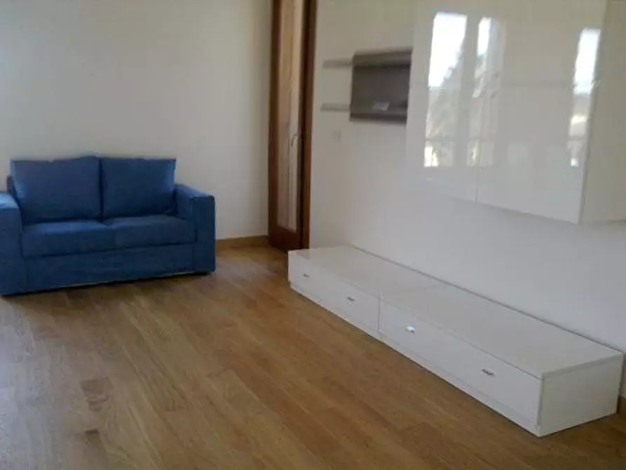 Immagine 2 di Appartamento in vendita  a Siena