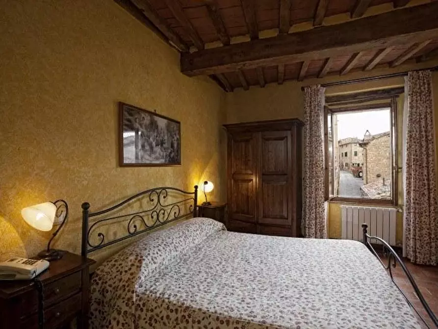 Immagine 8 di Albergo/B&B/Residence in vendita  a Montalcino