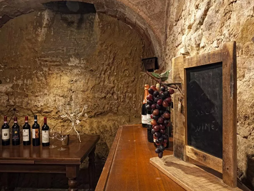 Immagine 5 di Albergo/B&B/Residence in vendita  a Montalcino