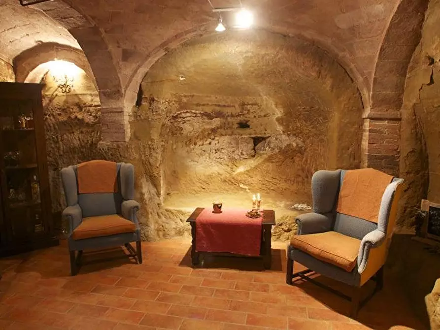 Immagine 15 di Albergo/B&B/Residence in vendita  a Montalcino
