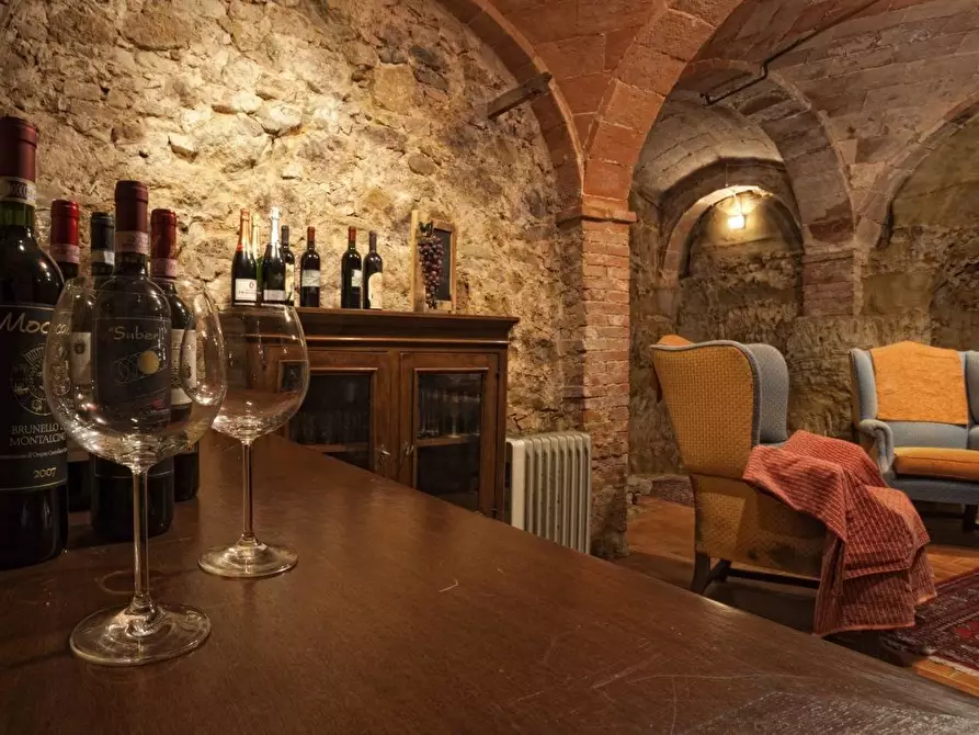 Immagine 2 di Albergo/B&B/Residence in vendita  a Montalcino