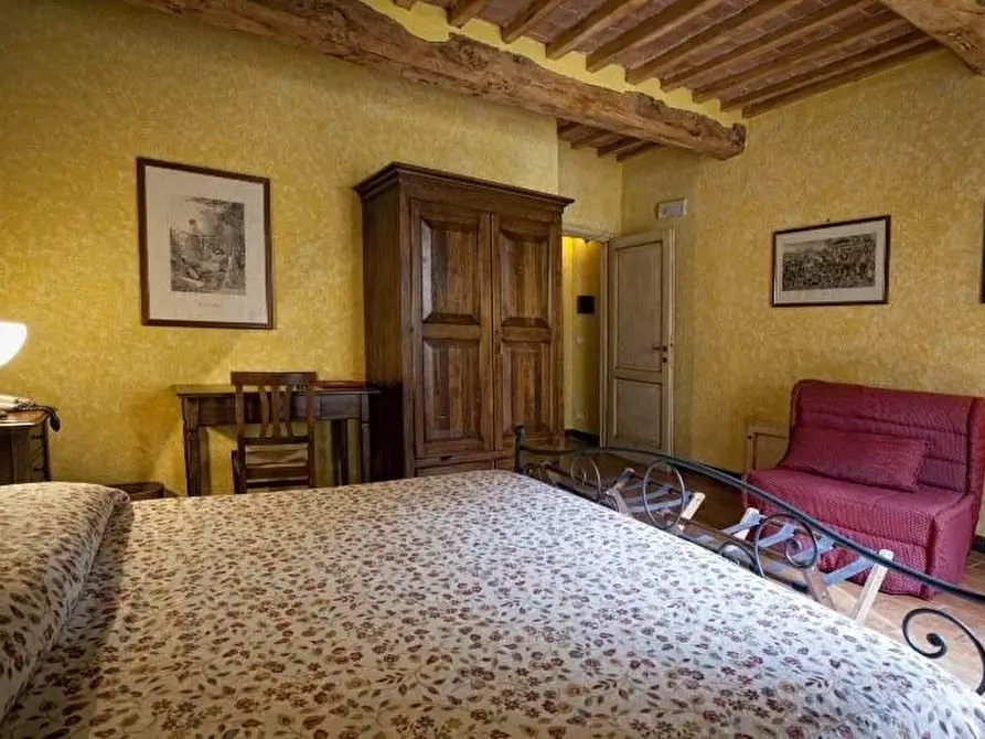 Immagine 9 di Albergo/B&B/Residence in vendita  a Montalcino