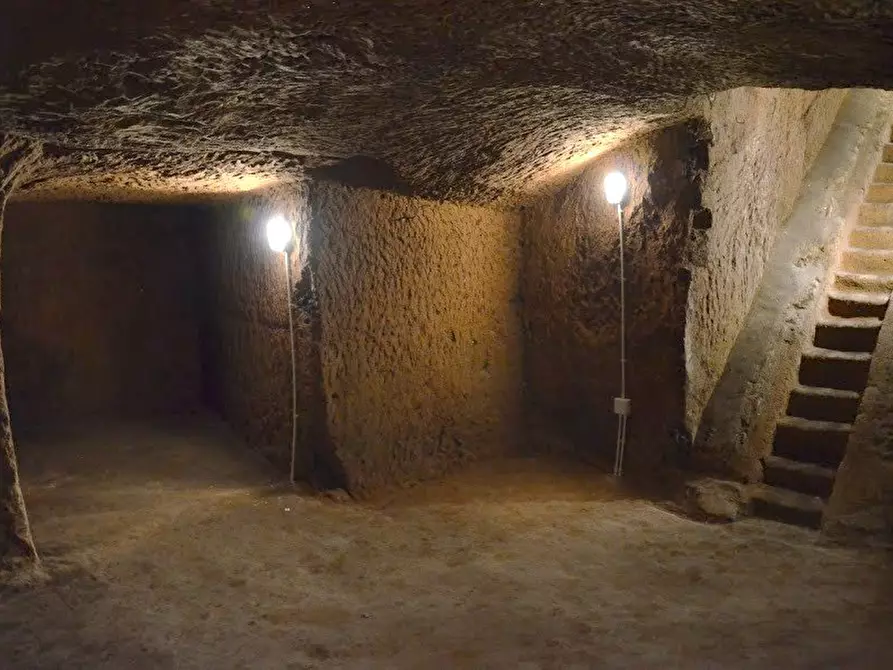 Immagine 5 di Negozio in vendita  a Orvieto