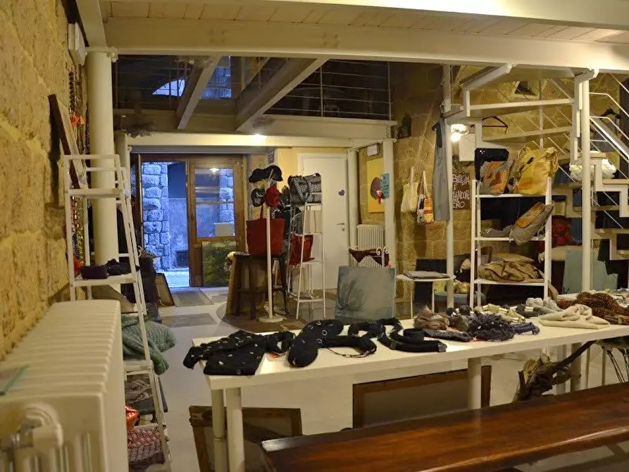 Immagine 7 di Negozio in vendita  a Orvieto