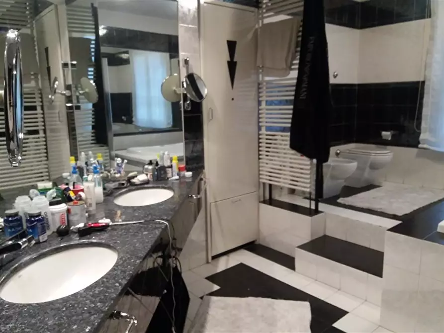 Immagine 14 di Villa in vendita  a San Miniato