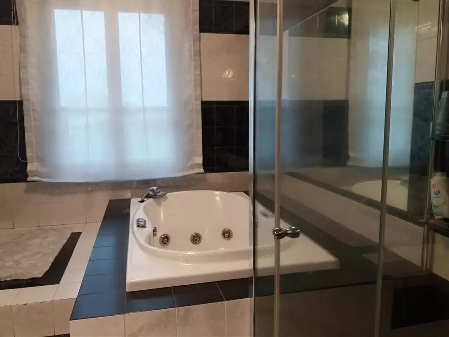 Immagine 13 di Villa in vendita  a San Miniato