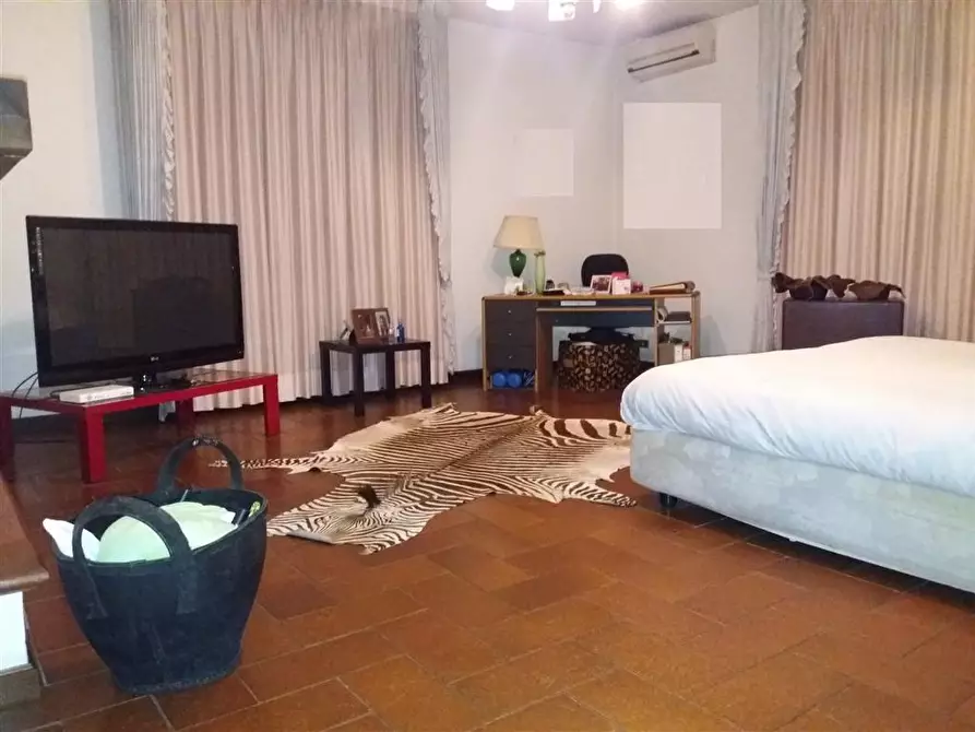 Immagine 10 di Villa in vendita  a San Miniato