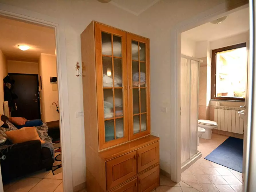 Immagine 6 di Appartamento in vendita  a Lucca