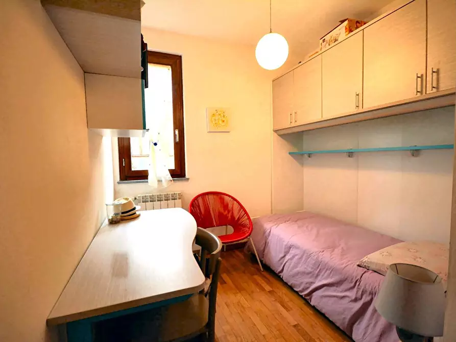 Immagine 5 di Appartamento in vendita  a Lucca