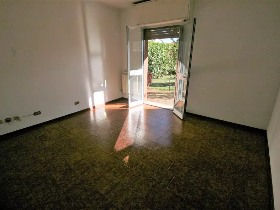 Immagine 15 di Appartamento in vendita  a Carrara