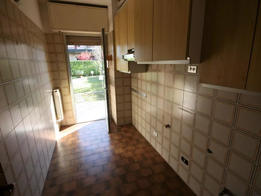 Immagine 11 di Appartamento in vendita  a Carrara