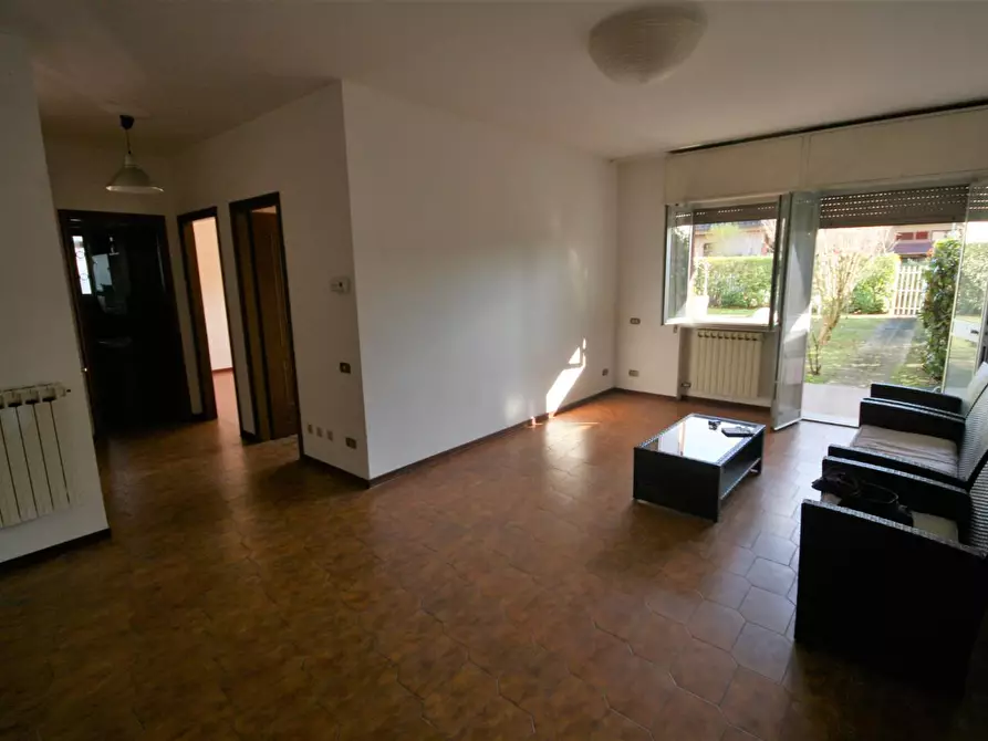 Immagine 4 di Appartamento in vendita  a Carrara