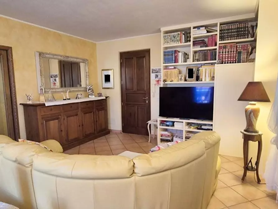 Immagine 5 di Villa in vendita  a Massarosa