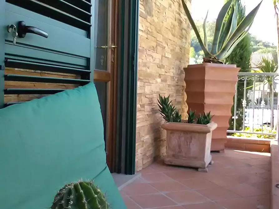 Immagine 110 di Villa in vendita  a Massarosa