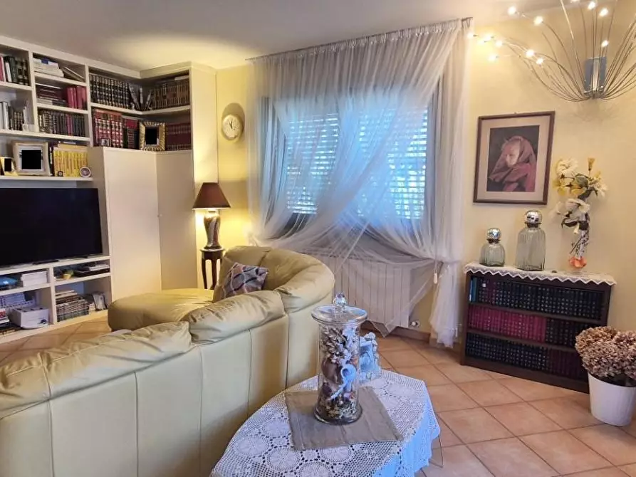 Immagine 13 di Villa in vendita  a Massarosa