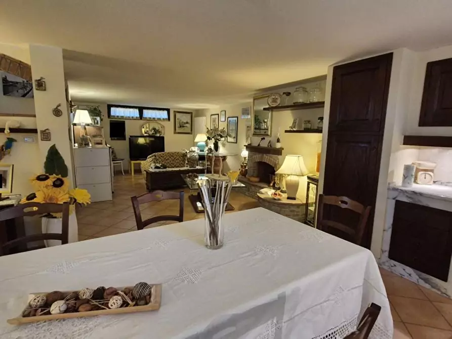 Immagine 61 di Villa in vendita  a Massarosa