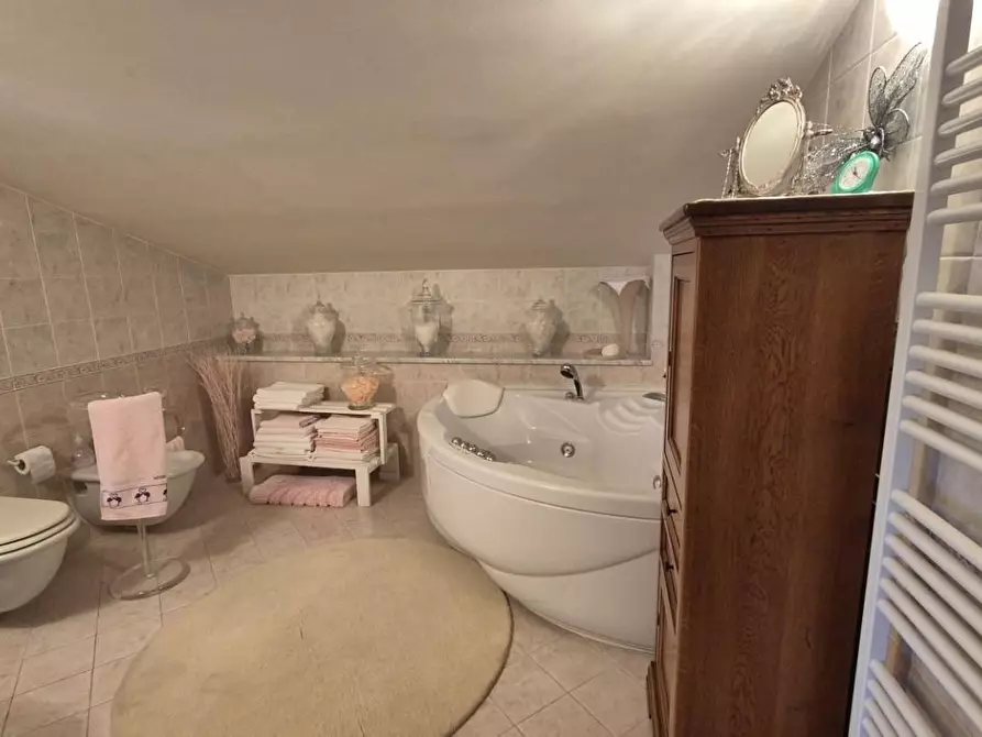 Immagine 98 di Villa in vendita  a Massarosa