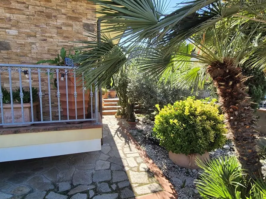 Immagine 111 di Villa in vendita  a Massarosa