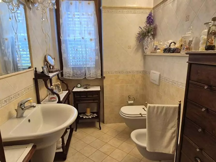 Immagine 36 di Villa in vendita  a Massarosa