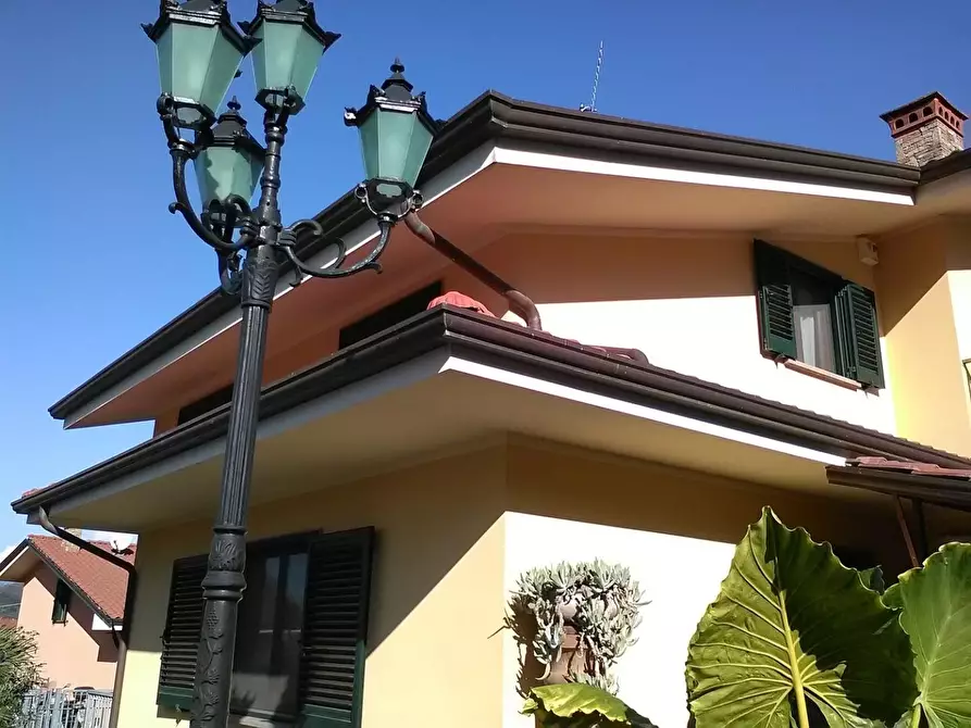 Immagine 120 di Villa in vendita  a Massarosa