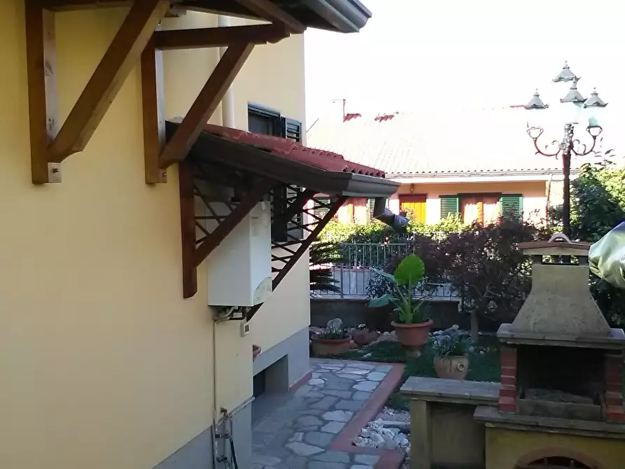 Immagine 115 di Villa in vendita  a Massarosa