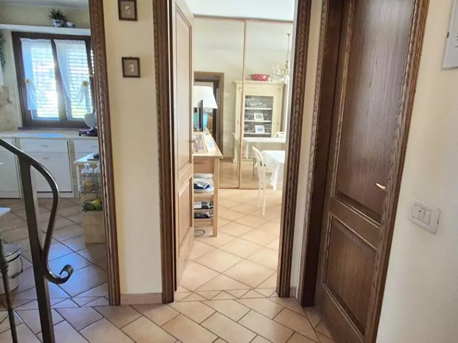 Immagine 18 di Villa in vendita  a Massarosa