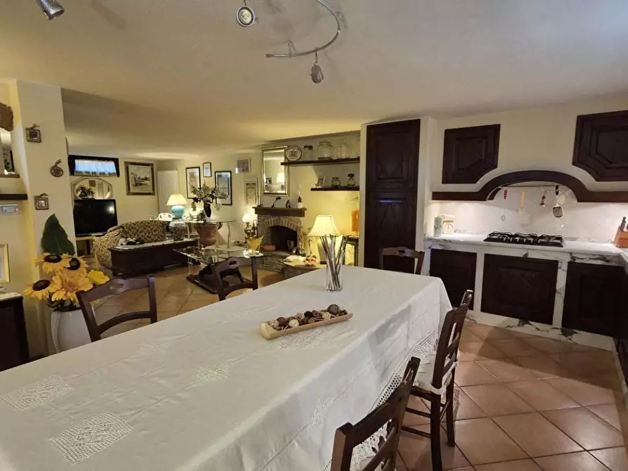 Immagine 60 di Villa in vendita  a Massarosa