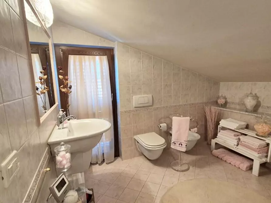 Immagine 99 di Villa in vendita  a Massarosa