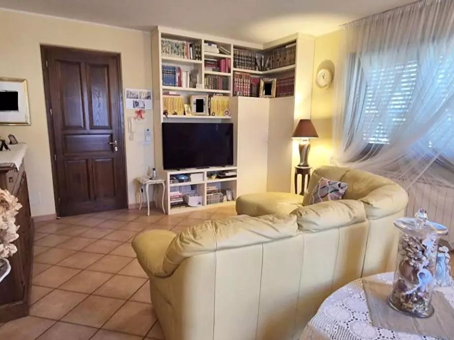 Immagine 9 di Villa in vendita  a Massarosa