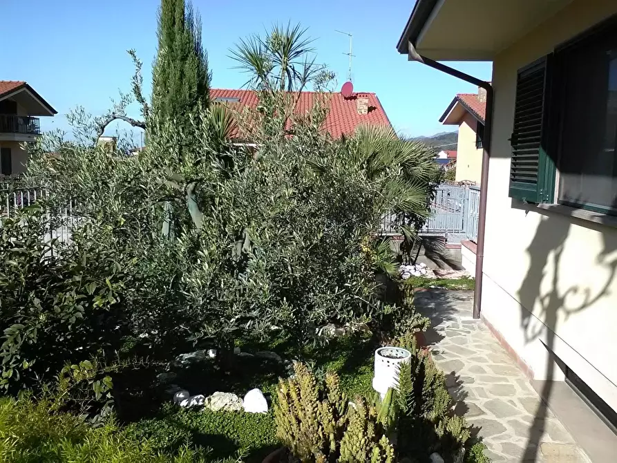 Immagine 116 di Villa in vendita  a Massarosa