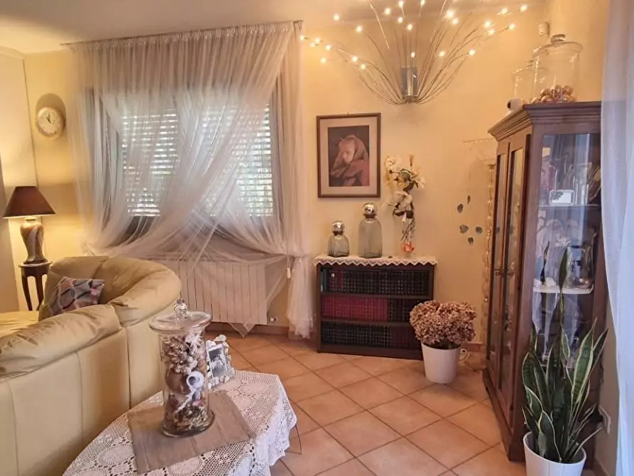 Immagine 8 di Villa in vendita  a Massarosa
