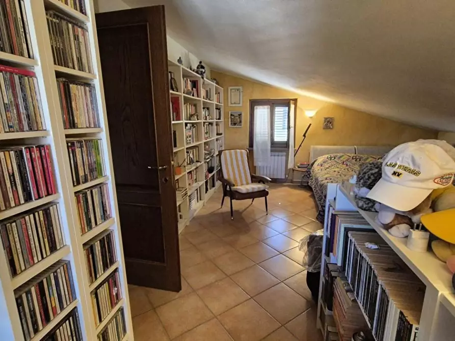 Immagine 91 di Villa in vendita  a Massarosa