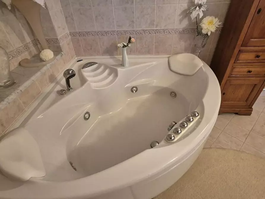 Immagine 104 di Villa in vendita  a Massarosa