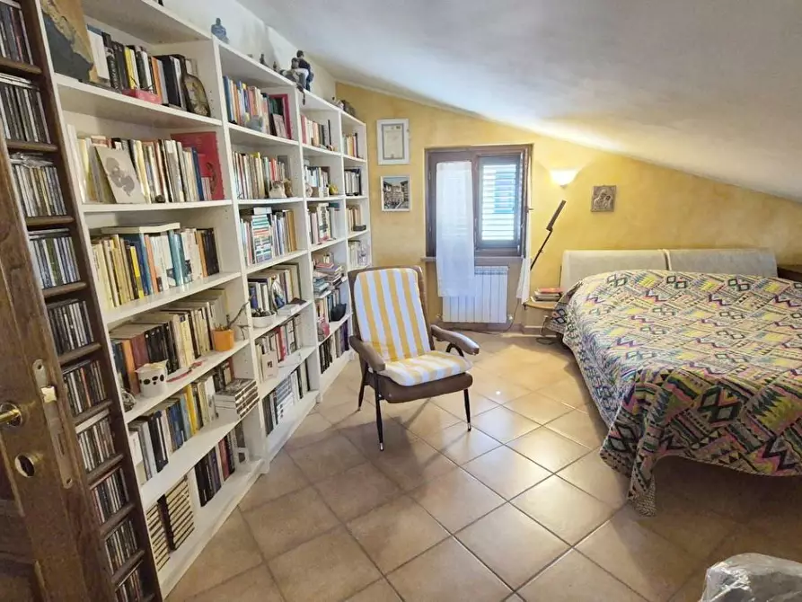 Immagine 90 di Villa in vendita  a Massarosa