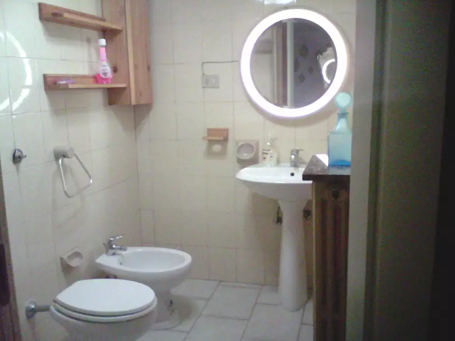 Immagine 9 di Appartamento in affitto  a Livorno