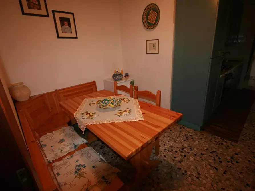 Immagine 3 di Appartamento in vendita  a Carrara