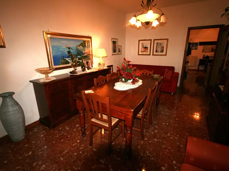 Immagine 8 di Appartamento in vendita  a Carrara